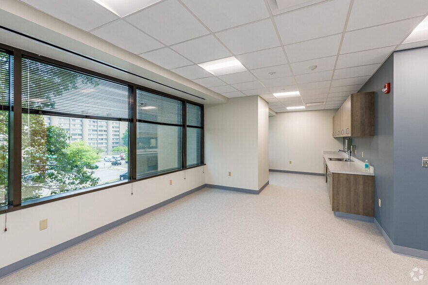 More Photos Of 300 Oxford Dr, Monroeville Office For Lease