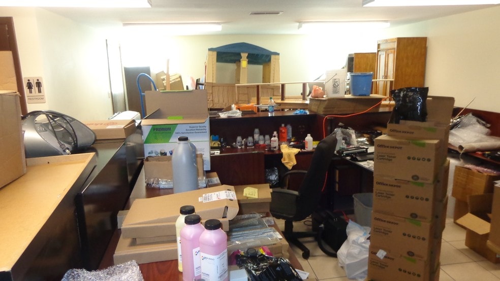 More Photos Of 13977-13981 SW 140th St, Miami Light Distribution For Sale