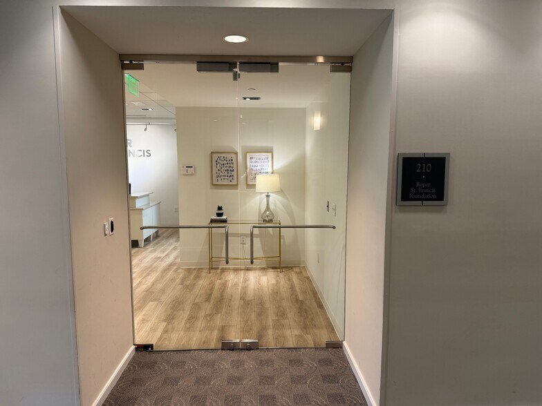 More Photos Of 100 Calhoun St, Charleston Office For Lease
