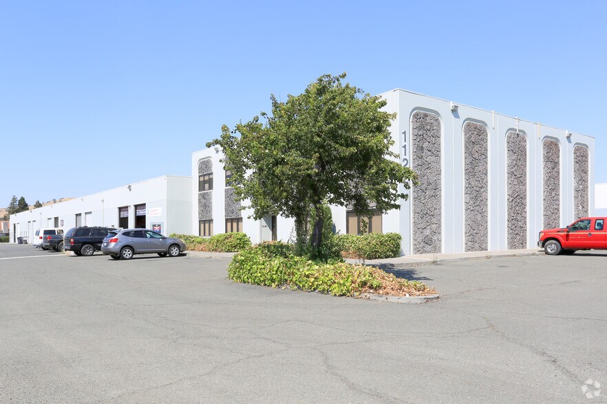 More Photos Of 1122 Western St, Fairfield Warehouse For Lease