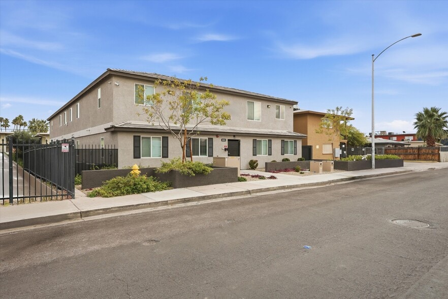 More Photos Of 1821 Santa Paula Dr, Las Vegas Apartments For Sale