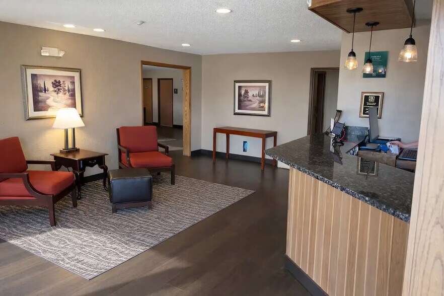 More Photos Of 3815 S Lincoln Ave, York Hotel For Sale