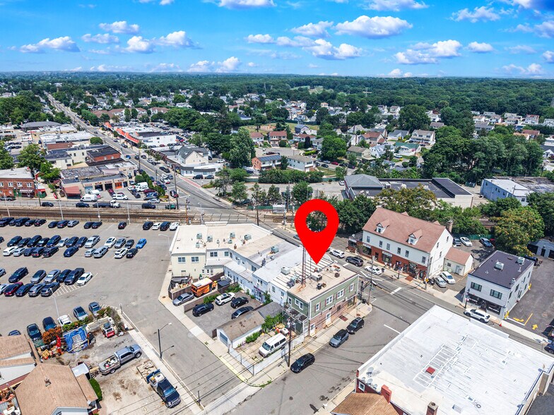 More Photos Of 283-285 Broadway, Bethpage Storefront Retail Office For Lease