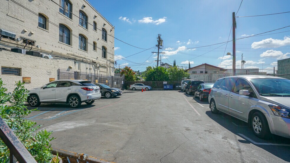 More Photos Of 2526 Daly St, Los Angeles Storefront For Sale