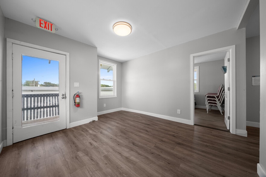 More Photos Of 98 NE 9th St, Ocala Unknown For Lease