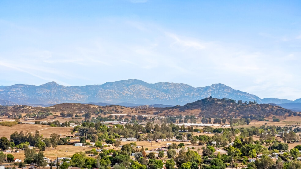 More Photos Of 2366 Main St, Ramona Office For Sale