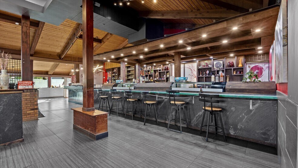 More Photos Of 2839 North Ave, Grand Junction Restaurant For Sale