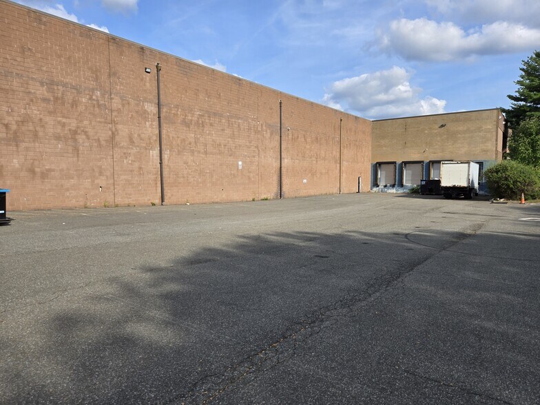 More Photos Of 12 Wright Way, Oakland Warehouse For Lease