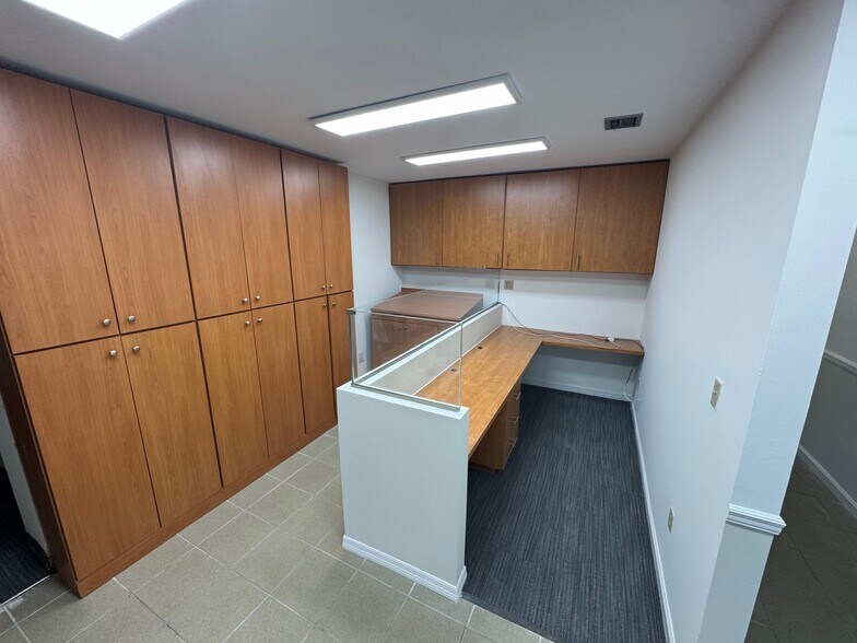 More Photos Of 7250 SW 39th Ter, Miami Office For Lease