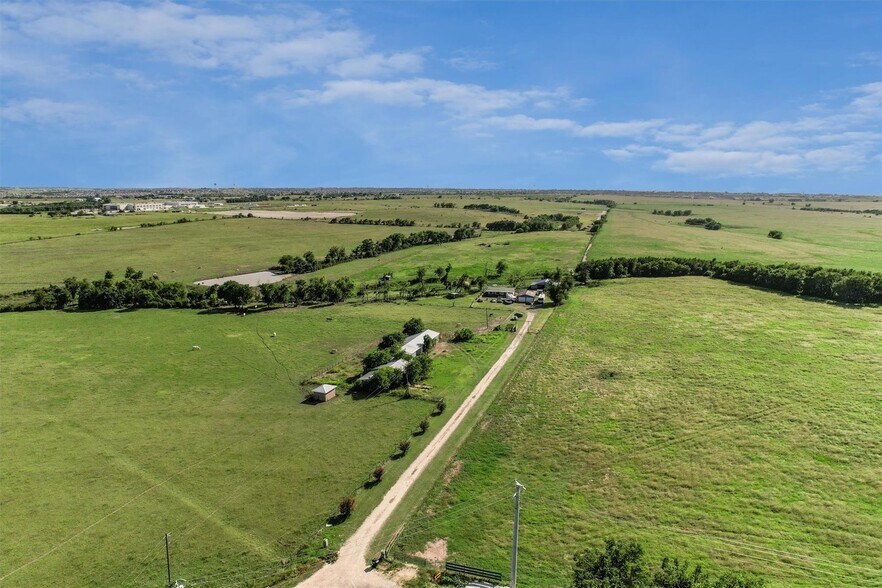 More Photos Of 3007 County Road 303, Jarrell Land For Sale