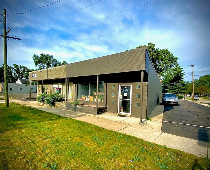 Primary Photo Of 3125 Rochester Rd, Royal Oak Storefront For Lease