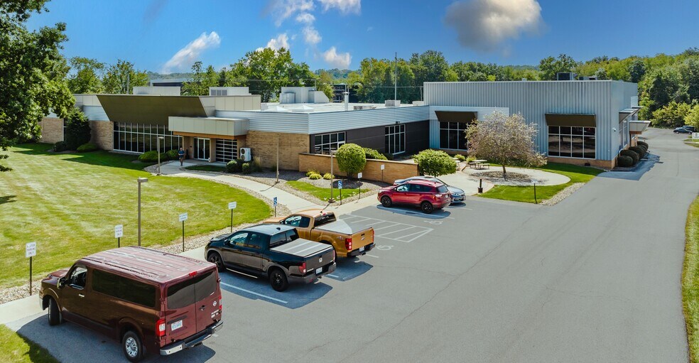 More Photos Of 3030 Gilchrist Rd, Akron Manufacturing For Lease