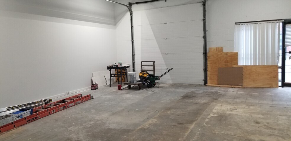 More Photos Of 700 Ritchie Rd, Capitol Heights Light Manufacturing For Lease