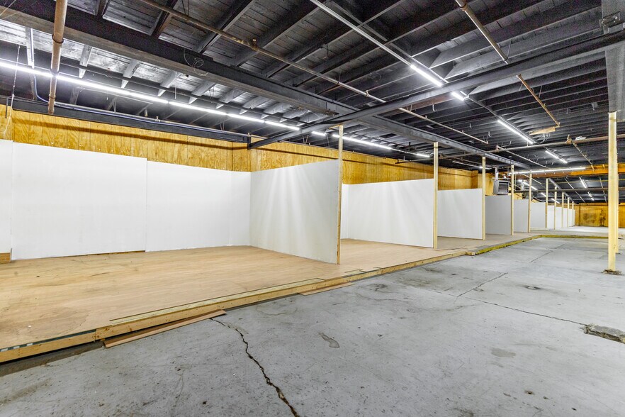 More Photos Of 406 4th Ave, Dalton Manufacturing For Lease