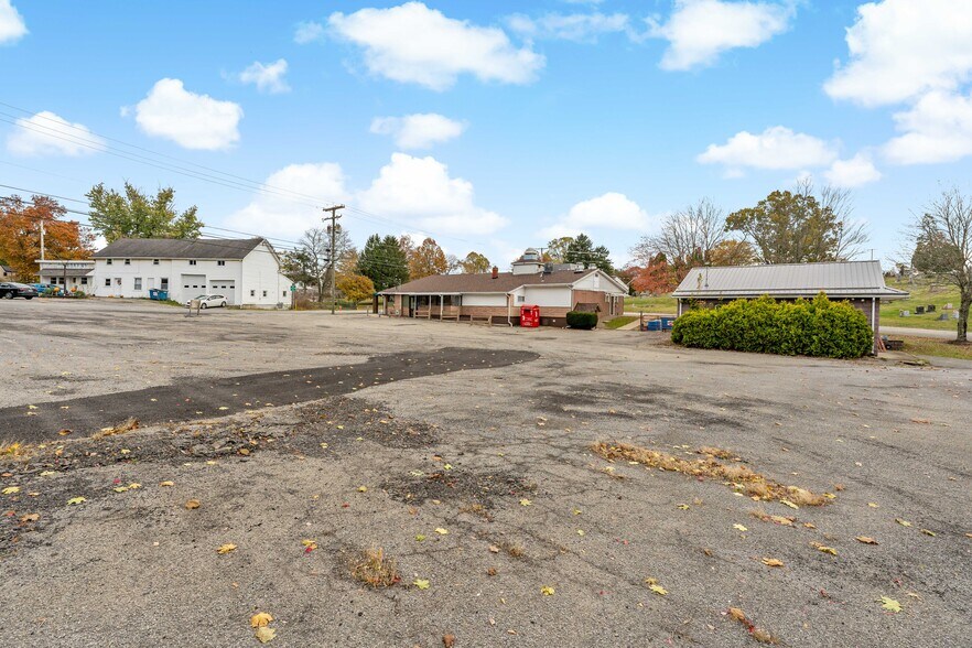 More Photos Of 180 Butler Rd, Saxonburg Restaurant For Sale