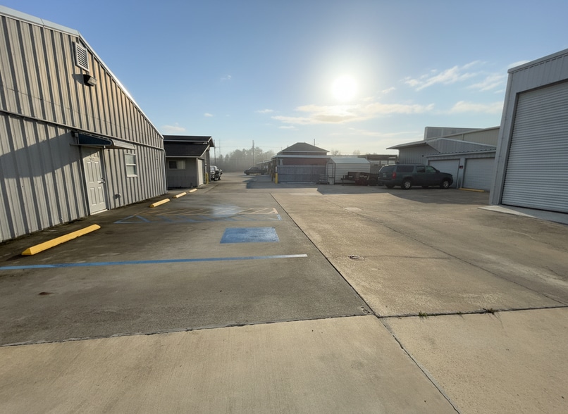 More Photos Of 4953 Big Lake, Lake Charles Office For Sale