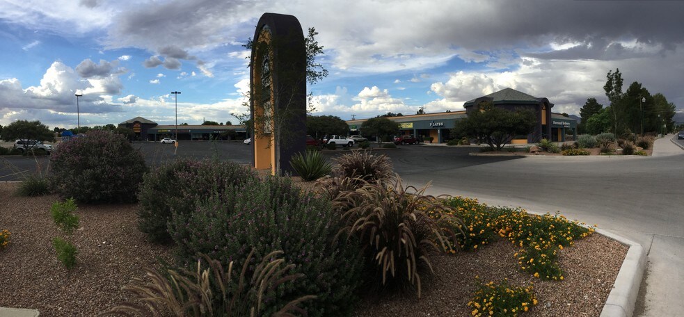 More Photos Of 1071 Country Club Rd, El Paso Freestanding For Lease