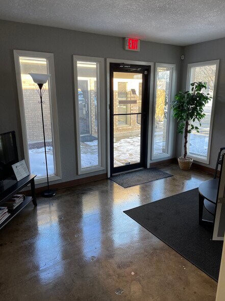 More Photos Of 6138 Walraven Cir, Fort Worth Medical For Lease