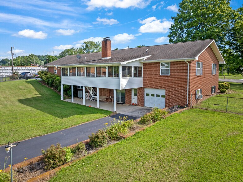 More Photos Of 3320 Bakertown Rd, Knoxville Multifamily For Sale