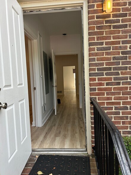 More Photos Of 50 Lenox Pointe NE, Atlanta Medical For Lease