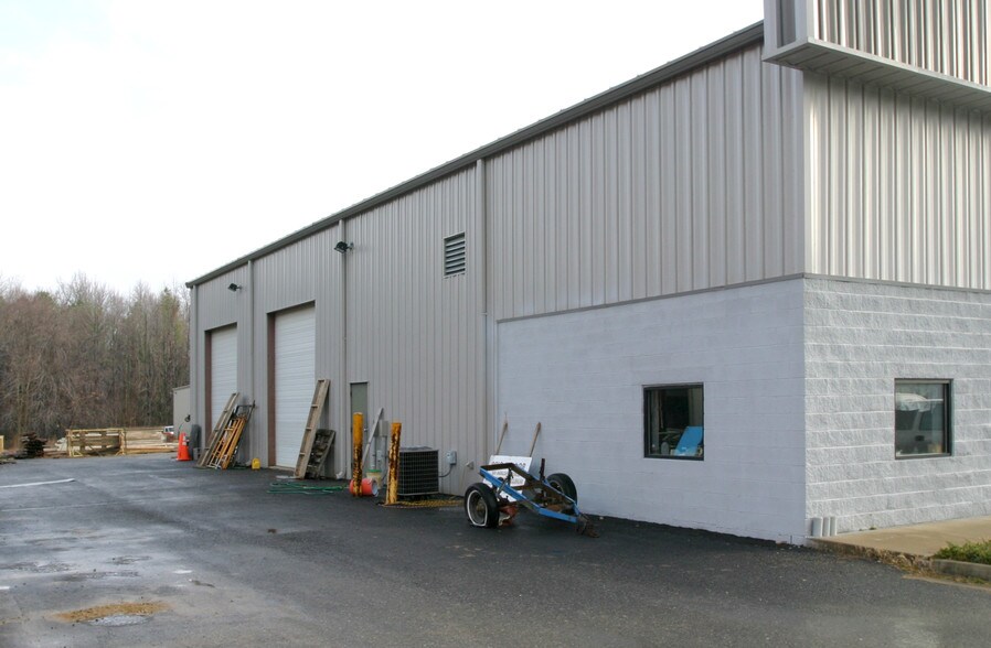 More Photos Of 11924 Old Stage Rd, Chester Warehouse For Lease