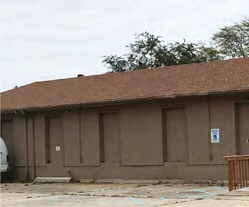 More Photos Of 6101-6105 Arlington Ave, Kansas City Showroom For Sale
