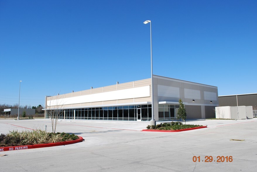 More Photos Of 641 Rankin Rd, Houston Freestanding For Lease