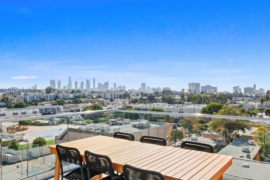 More Photos Of 200 N Vermont Ave, Los Angeles Apartments For Lease