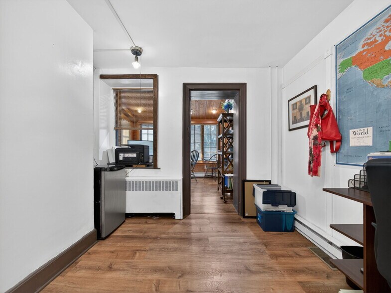 More Photos Of 1434-1436 W Broad St, Quakertown Office For Sale