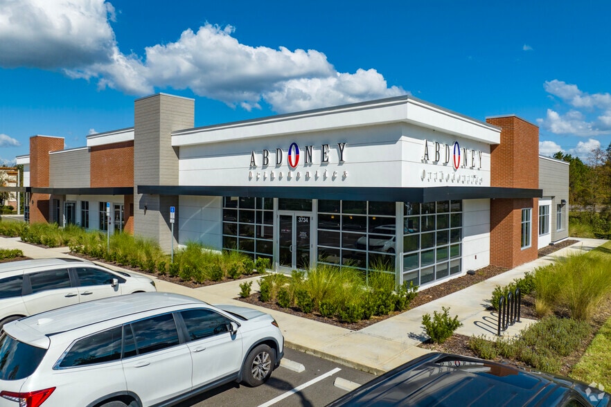 More Photos Of 3740-3752 Windcrest Dr, Wesley Chapel Storefront Retail Office For Lease
