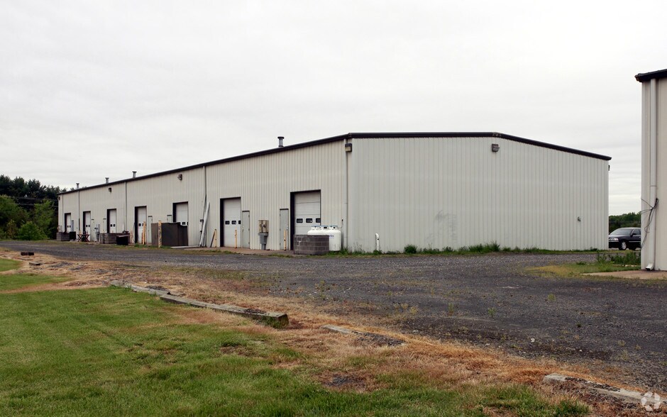 More Photos Of 10210 Marsh Rd, Bealeton Warehouse For Lease