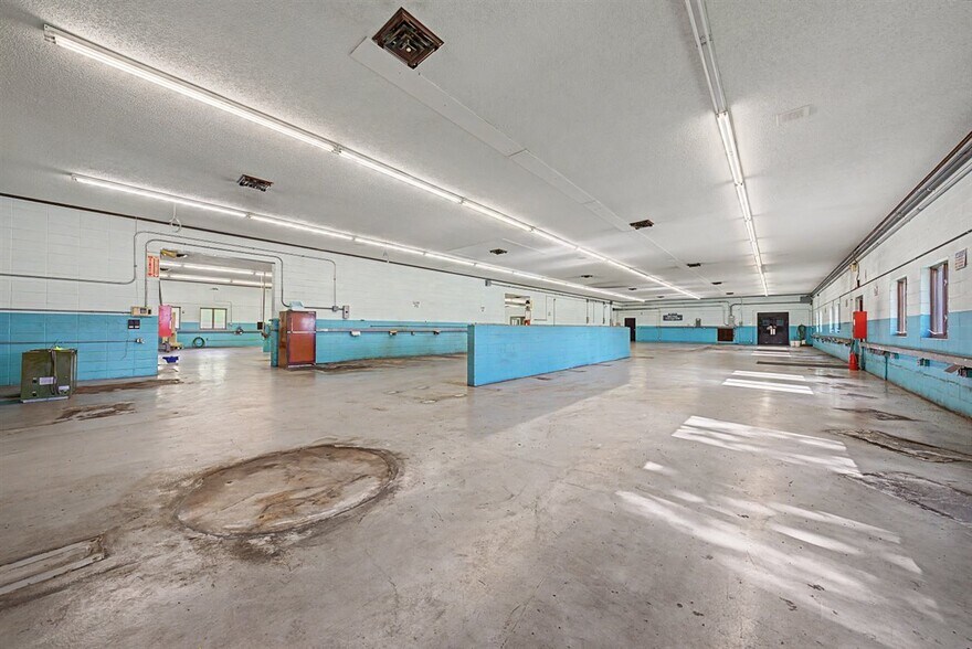 More Photos Of 16771 S 15th St, Galesville Warehouse For Sale