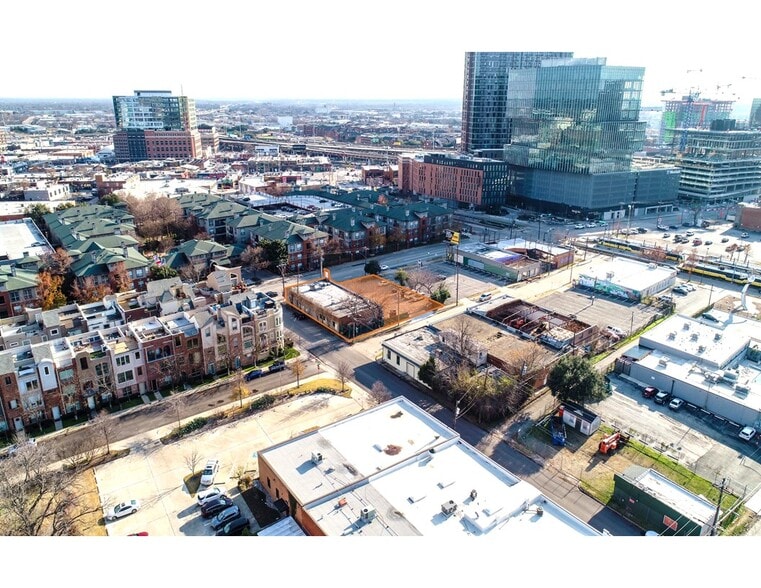 More Photos Of 2633 Gaston Ave, Dallas Freestanding For Lease