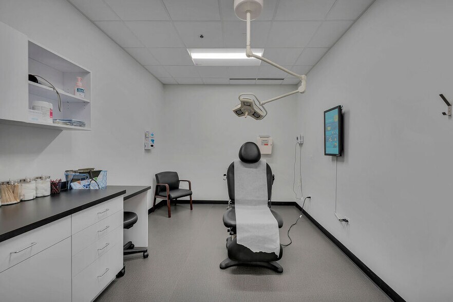 More Photos Of 9300 Waukegan Rd, Morton Grove Medical For Sale