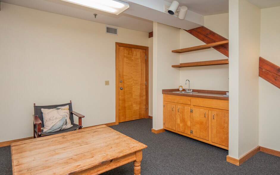 More Photos Of 28 Pelham St, Newport Office For Sale