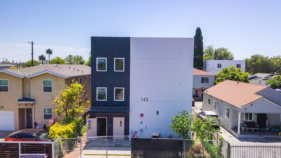 More Photos Of 142 E 84th St, Los Angeles Apartments For Sale