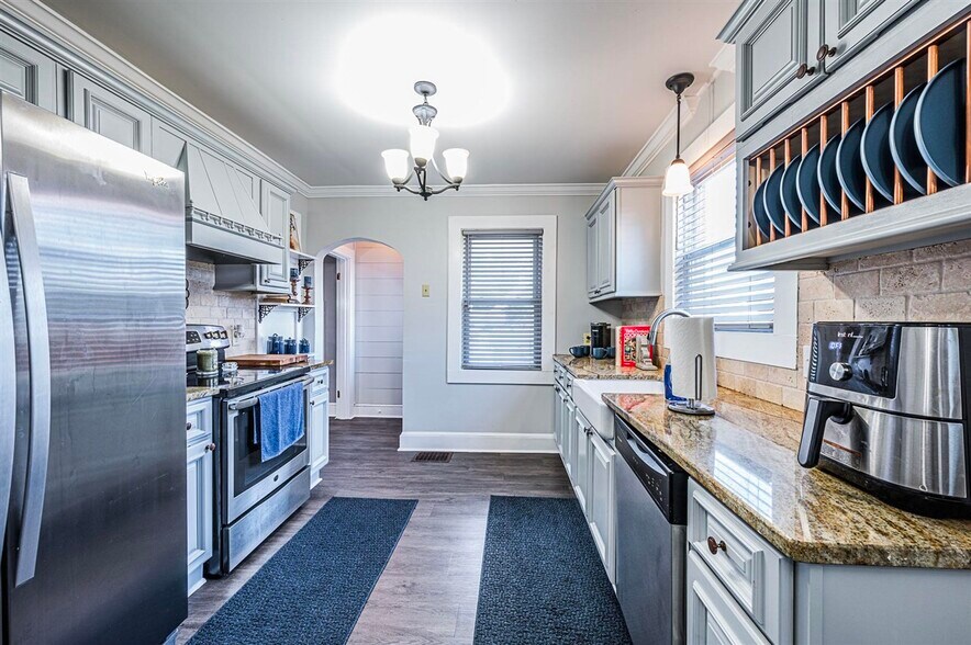 More Photos Of 1128 Magnolia St, Bowling Green Office Residential For Sale