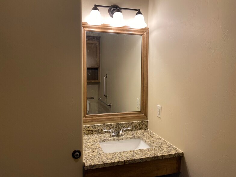 More Photos Of 5706 NW 130th St, Oklahoma City Office For Lease