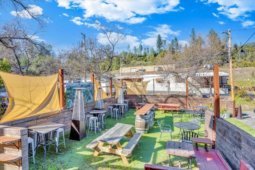 More Photos Of 18736 Main St, Groveland Hotel For Sale