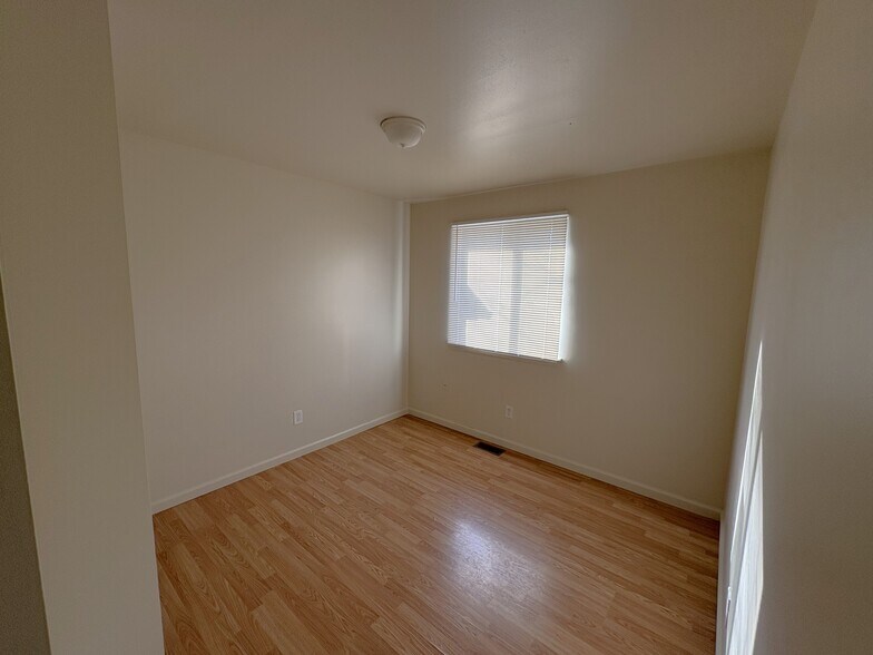 More Photos Of 611-617 Palisades Dr, Pacific Apartments For Sale