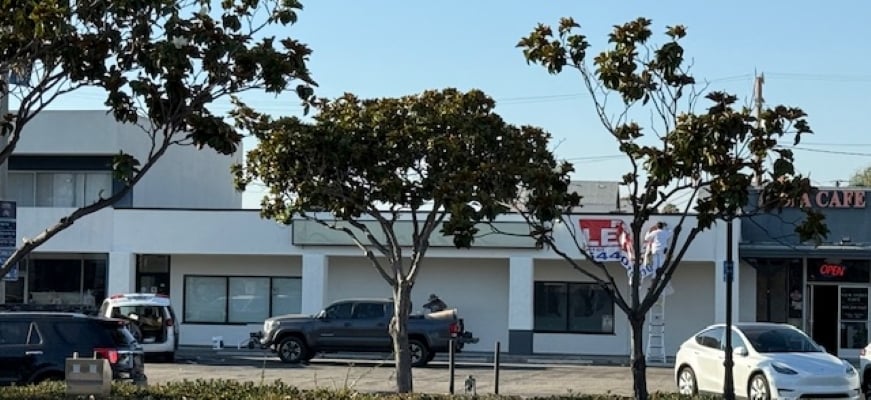 More Photos Of 534 W 19th St, Costa Mesa Storefront Retail Office For Lease