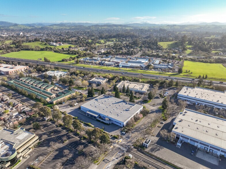 More Photos Of 740 Southpoint Blvd, Petaluma Industrial For Sale