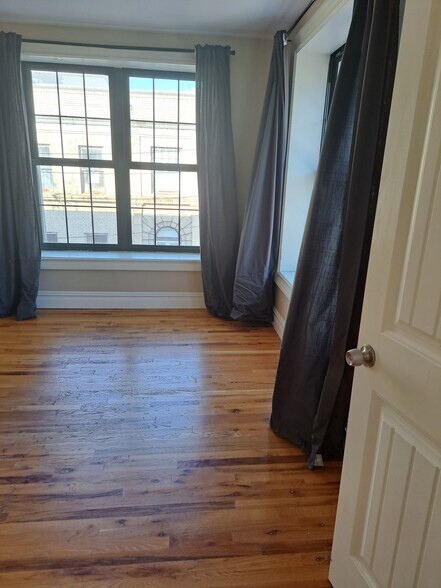 More Photos Of 520-528 Bay St, Staten Island Apartments For Lease