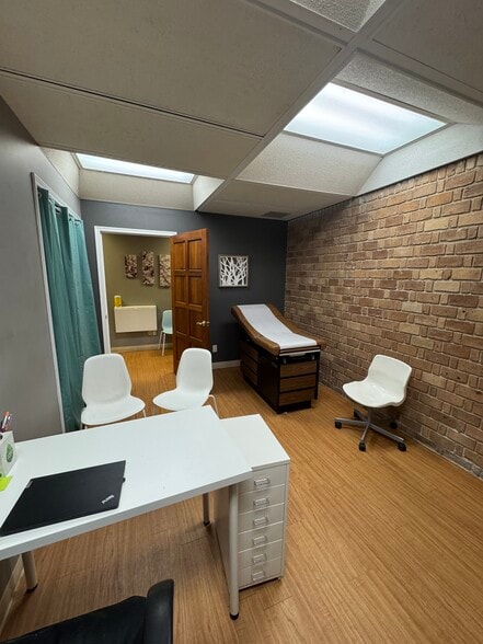 More Photos Of 1539 Parental Home Rd, Jacksonville Medical For Lease