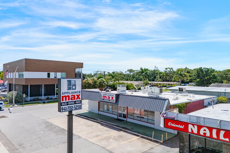 More Photos Of 3090 Bee Ridge Rd, Sarasota Convenience Store For Sale