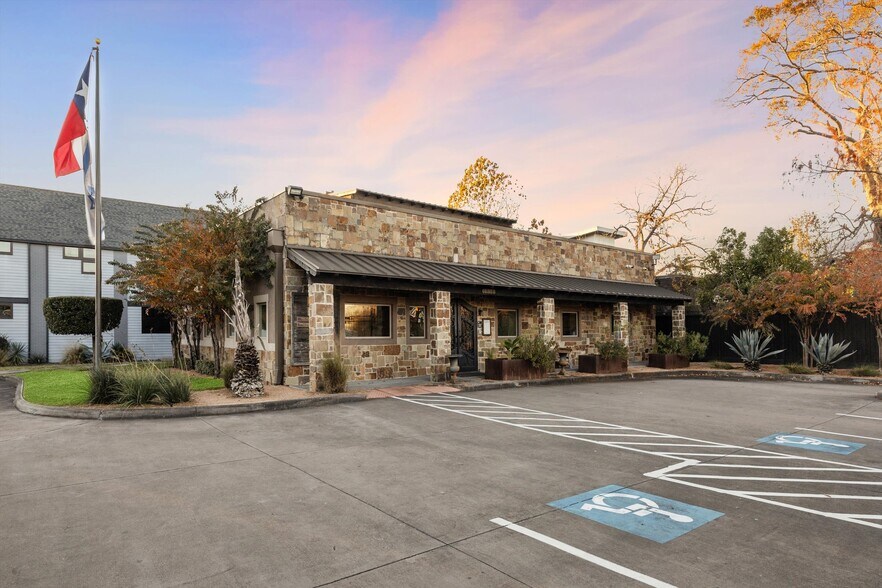 More Photos Of 1221 Studewood St, Houston Medical For Sale