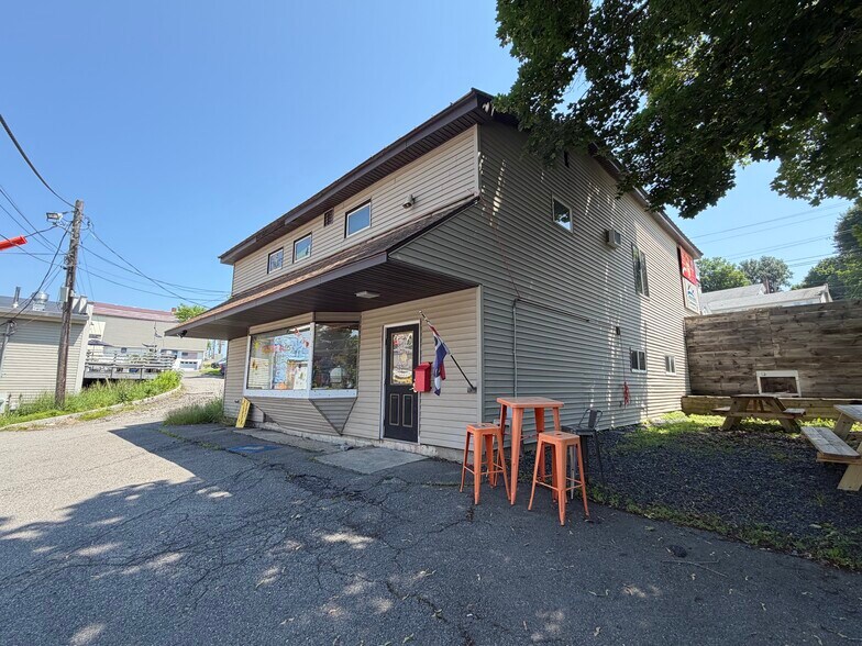 More Photos Of 23 Spring St, Dexter Office For Sale
