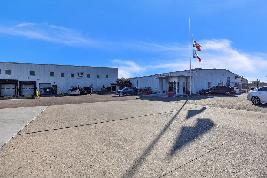 More Photos Of 4242 Baldwin Blvd, Corpus Christi Manufacturing For Sale