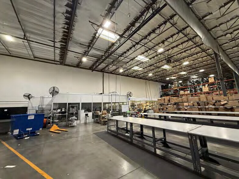 More Photos Of 2025-2027 Long Beach Ave, Los Angeles Warehouse For Lease