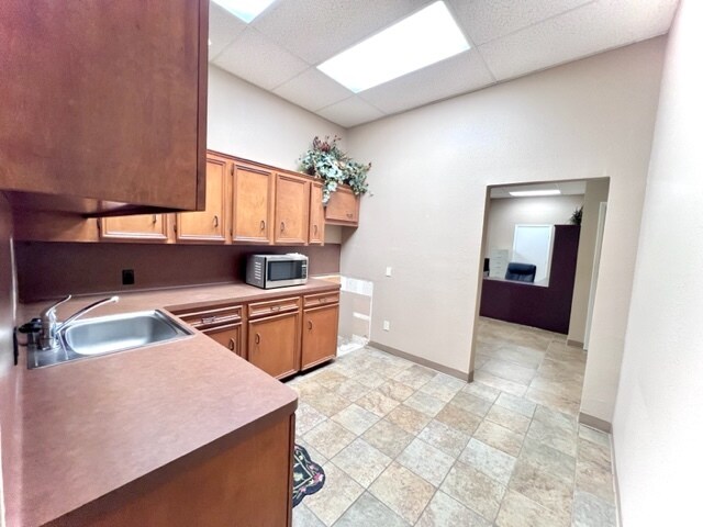More Photos Of 3512 Avenue I, Rosenberg Office For Lease